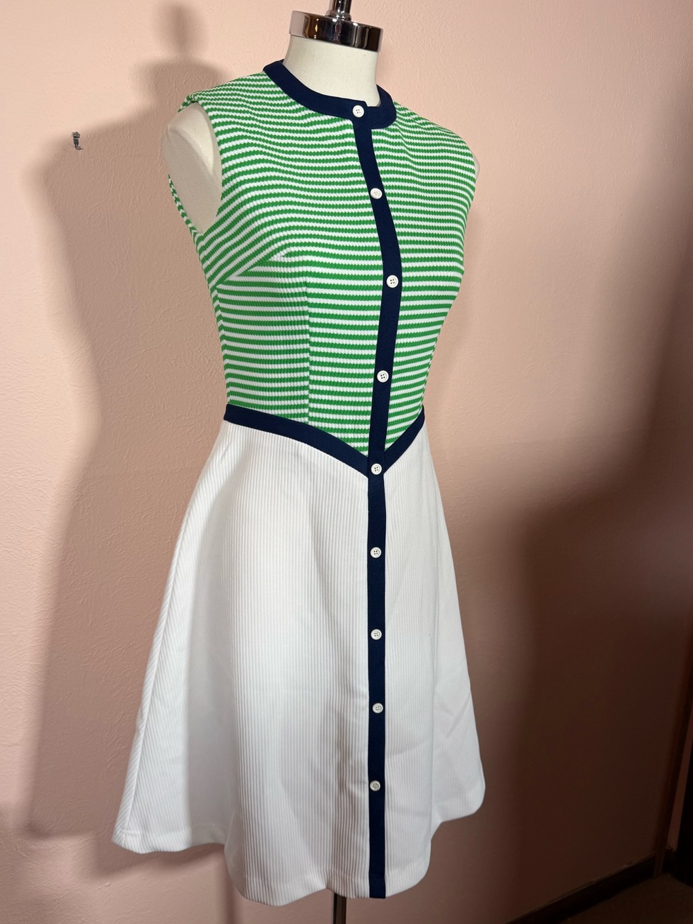 Vintage 1970’s Ayer’s Unlimited Mod white sleeveless Aline Midi dress small